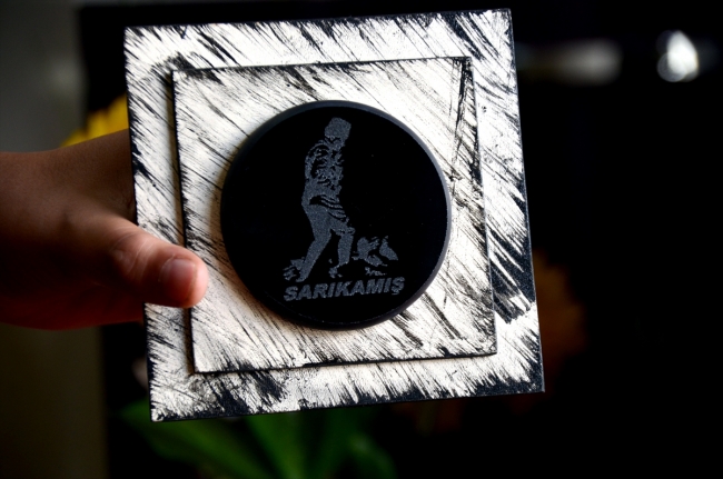 "Siyah inci" ustasının ellerinde şekilleniyor